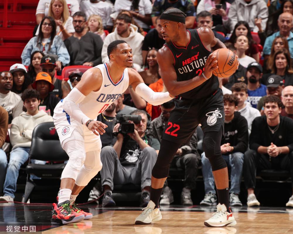 颇具远见的 颇具远见的